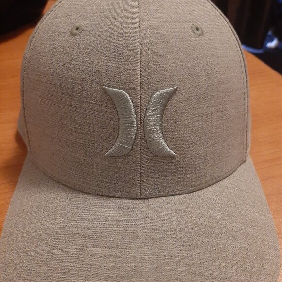 Hurley Ball Cap - Picture 1 of 3